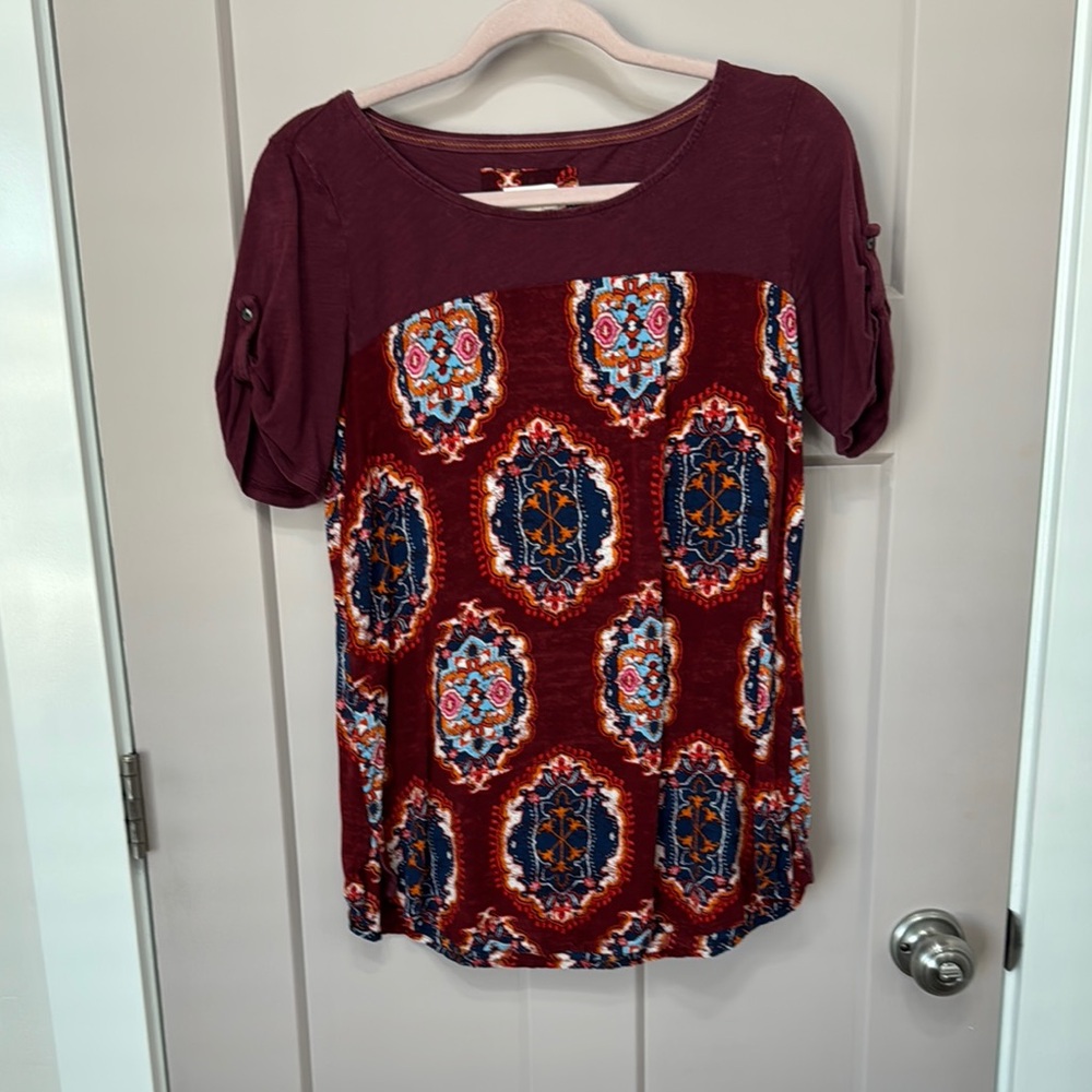 Meadow Rue Red and Blue Graphic Short Sleeve Blouse